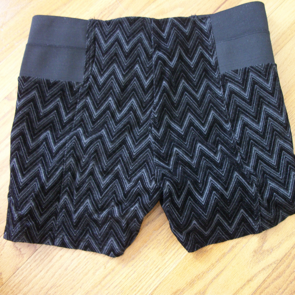 NWT ONE  5 ONE Chevron shorts sz L High Waist
